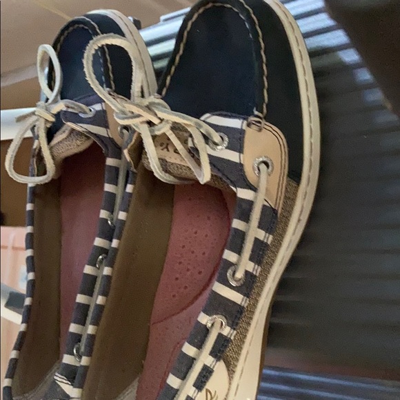 Sperry’s boat shoes - Picture 2 of 3